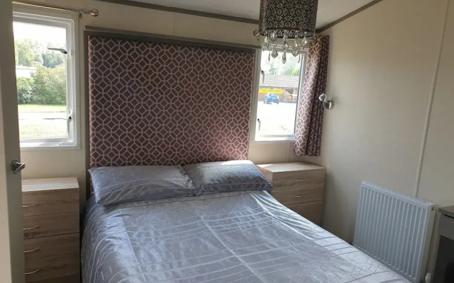 Outstanding 3 bedroom2018model caravan Northampton