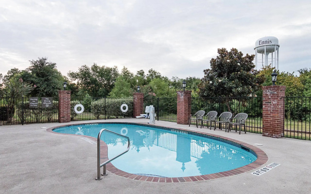 Comfort Suites Ennis