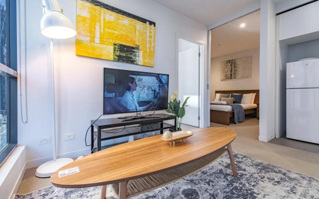 Lovely 2BR apartment in Melbourne CBD-80A06