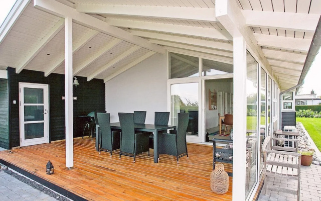 6 Person Holiday Home in Bogense