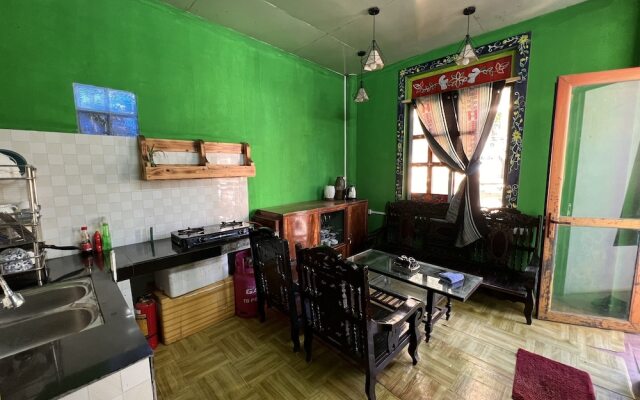 Saigonese Trekking House - Hostel