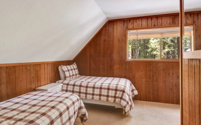Jerves Tahoe Vacation Cabin by RedAwning