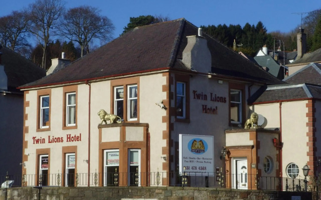 Twin Lions Hotel