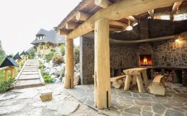 Rezydencja Gaudi SPA z kominkiem