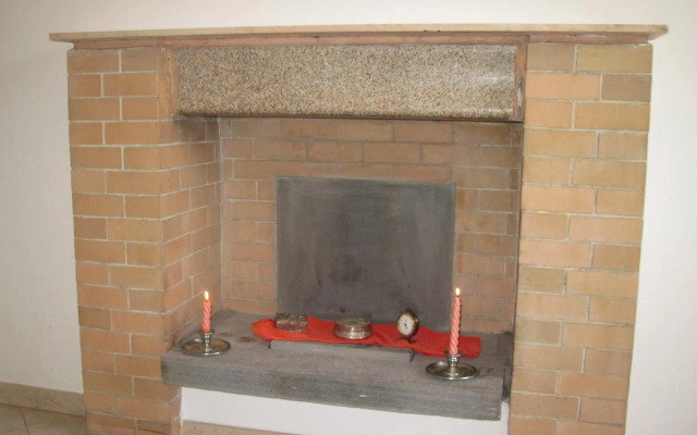 Silky House with Private Parking