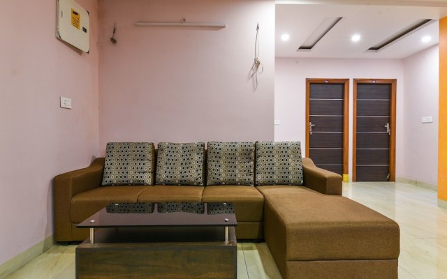 OYO 18612 Sree Sai Surya Service Apartment