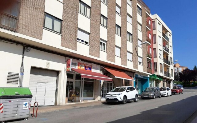 Apartment With 4 Bedrooms In Soria