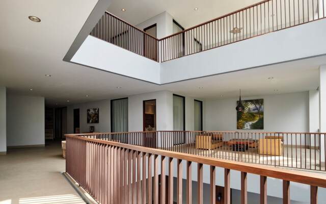 Radiance Hill View 10BR Villa with a Private heated swimming Pool