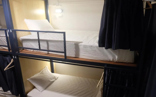 White Wall Poshtel - Hostel