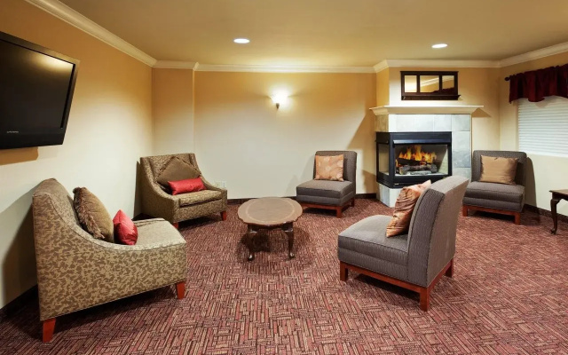 Holiday Inn Express & Suites Watsonville by IHG