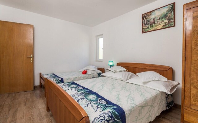 Amazing Apartment in Banjol With 2 Bedrooms and Wifi