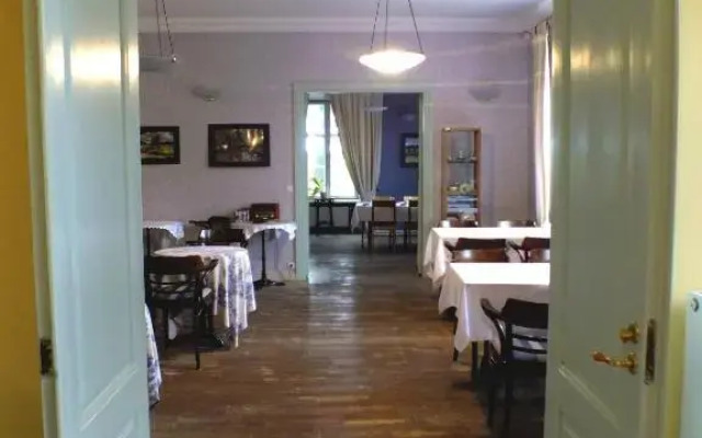 Loona Manor Guesthouse