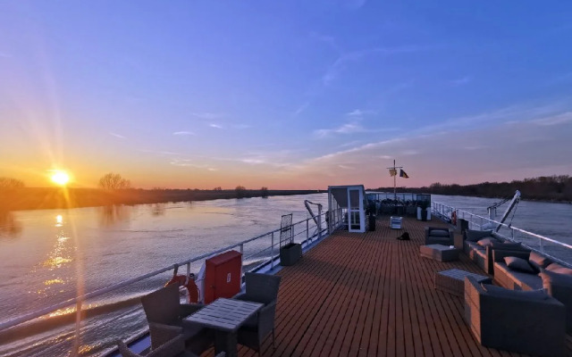 MS DIANA - Nava de croaziera pe Dunare