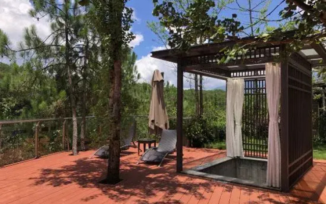 Tengchong Ginkgo Town Mid-Levels Cliff Hotel