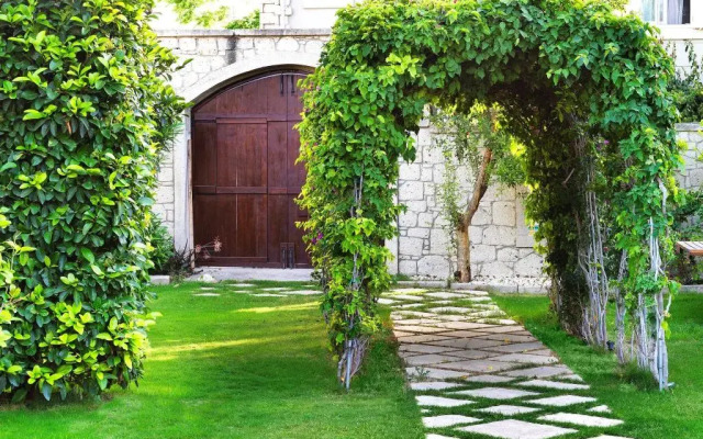 Triangulo Hotel Alacati (Adults Only +12)
