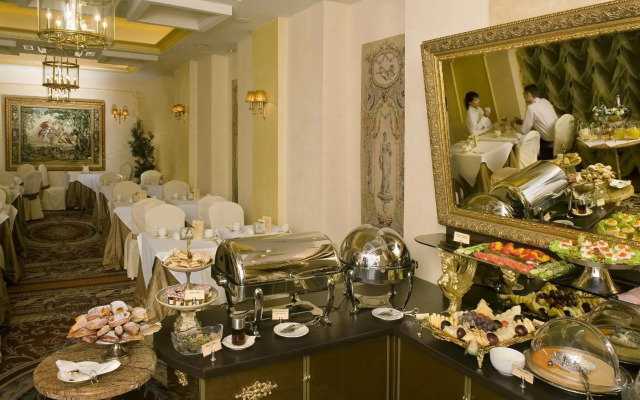 IMPERIAL Hotel & Restaurant