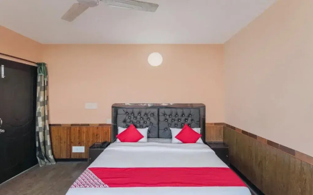 Hotel R Maidens by OYO Rooms