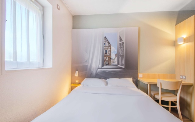 B&B Hotel Chartres Le Coudray