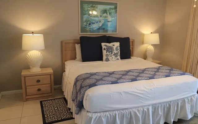473 Mainsail 2 Bedroom Condo by RedAwning