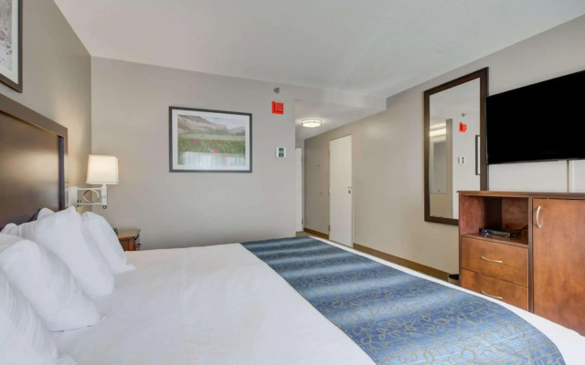 Whitefish Riverfront Hotel