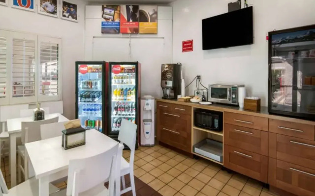 Motel 6 Monterey Park, CA
