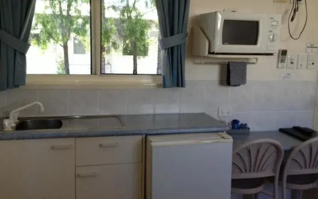 Bottle Tree Gardens Motel