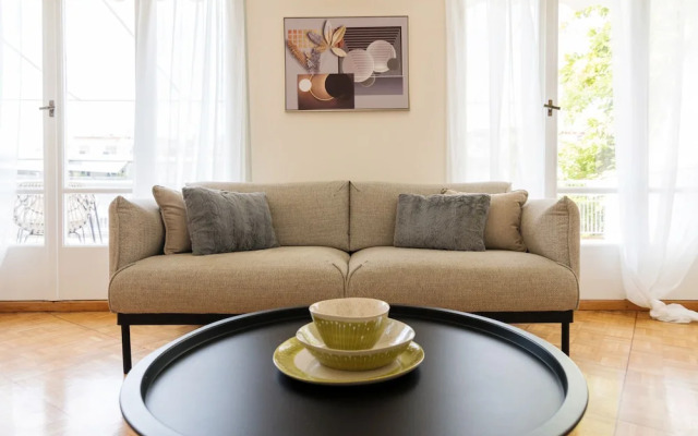Phaedrus Living: City Center Flat Michalakopoulou