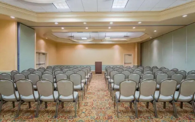 Phoenix Place Hotel & Suites