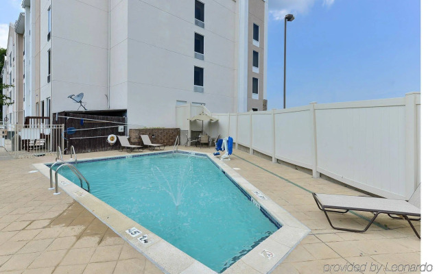 Holiday Inn Express Seaford-Route 13