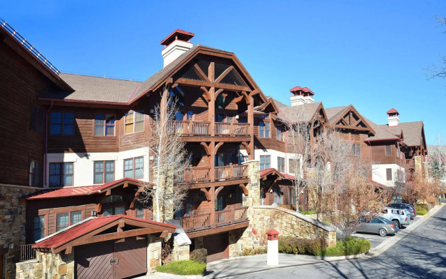 Lodge at Brookside
