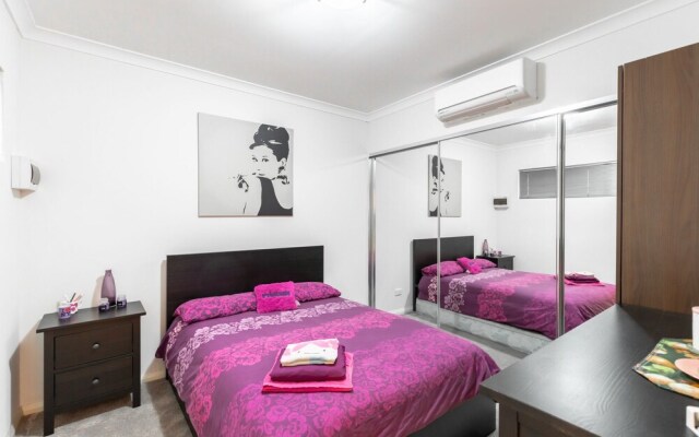 Conveniently Located Luxury Home - 10 Mins from CBD