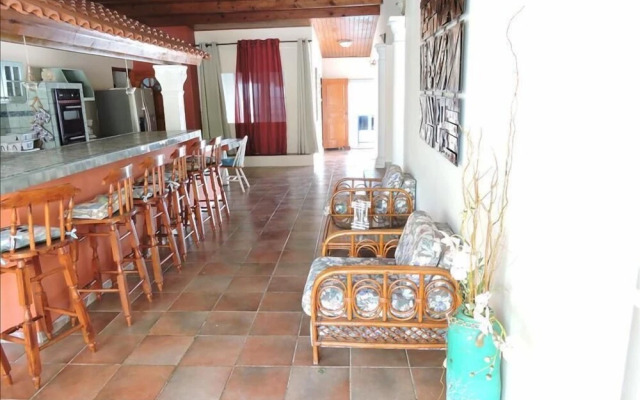 Luxurious Villa with Great Sea View
