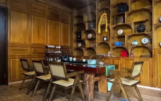 Xihe Retreat · Zangyi Hotel (Shangri-La Songzanling Temple Branch)