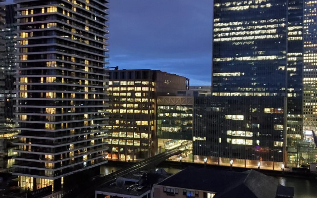 Captivating 2-bed Apartment in Canary Wharf London