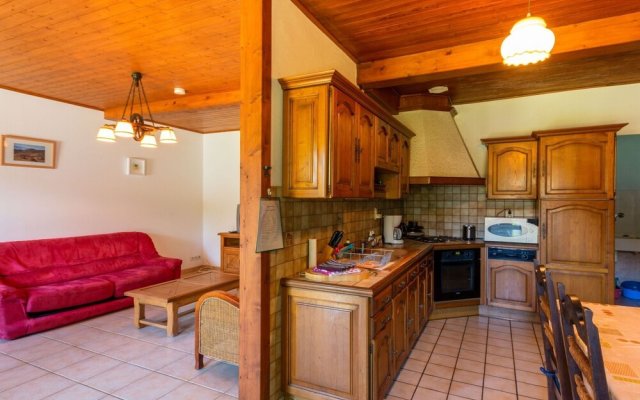 Spacious Holiday Home near Forest in Auvergne