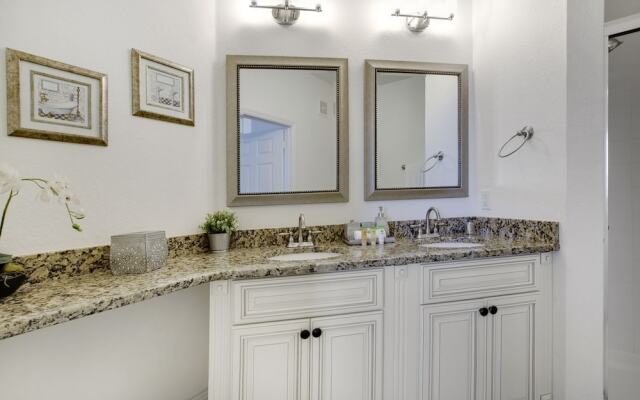 Updated Condo Near Conv Ctr, I-drive & Universal!