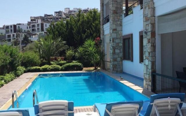 Liona Residence