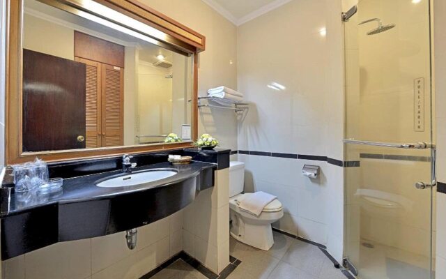Grand Whiz Hotel Trawas