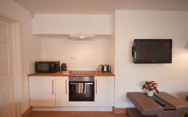 Just B - Apartment 4