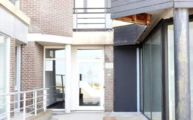 Apartment in Nieuwpoort by the Beach