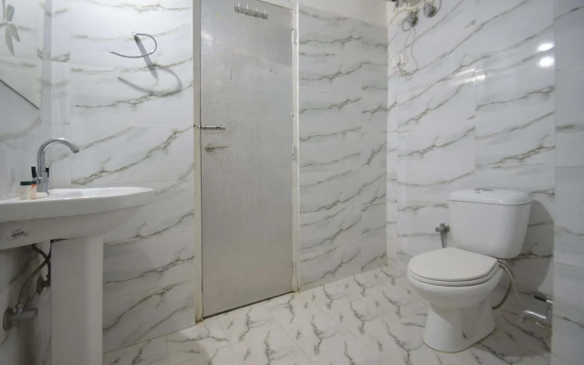 OYO 5239 Hotel Satya Shree
