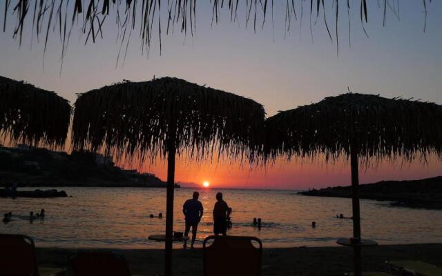 Maria & Manos Guest House, Agios Onoufrios beach