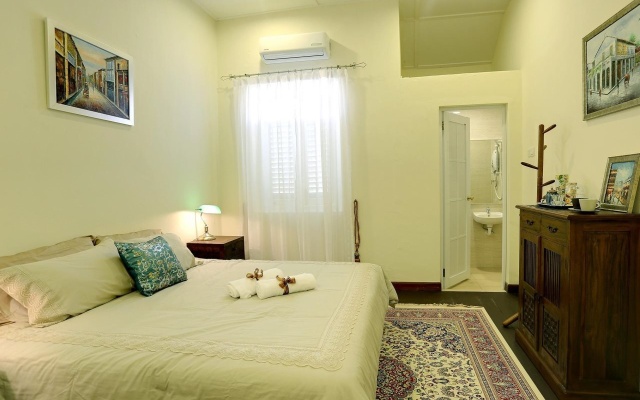 Wood Work House – Guest Rooms – George Town