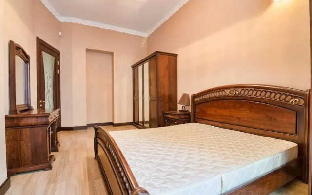 Apartment Saksaganskogo 7