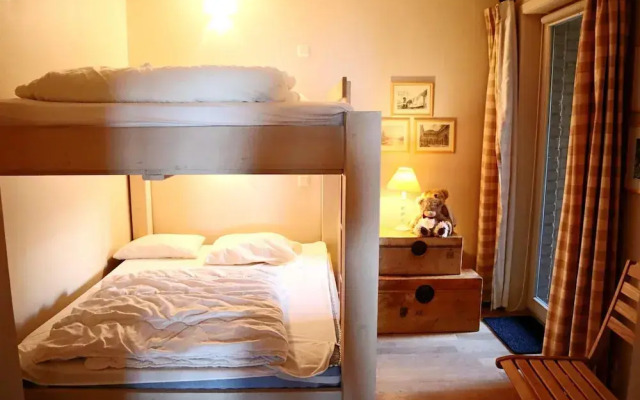 Seaside Comfort With Parking