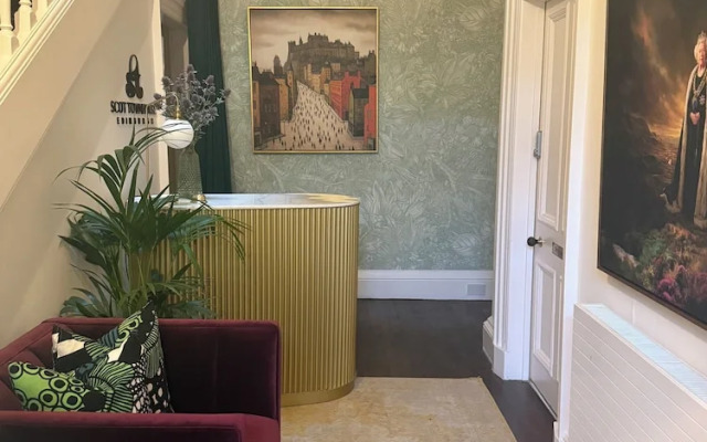 Scot Townhouse