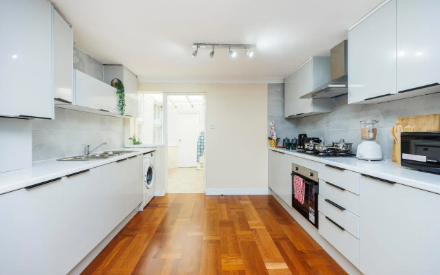 East Croydon Home - Contractors