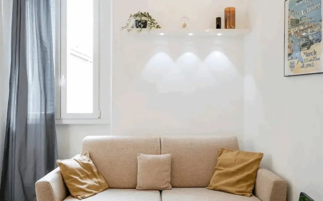 Isola View Renovated Apartment