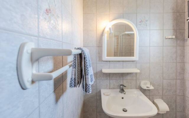 Ammes Apartments