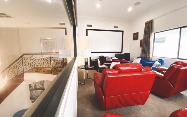 Luxury House Collection Four Beds